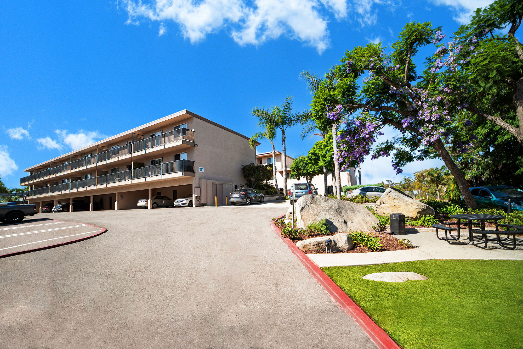Thank you for viewing our Exterior 2 at Vista View Apartments in the city of Vista.